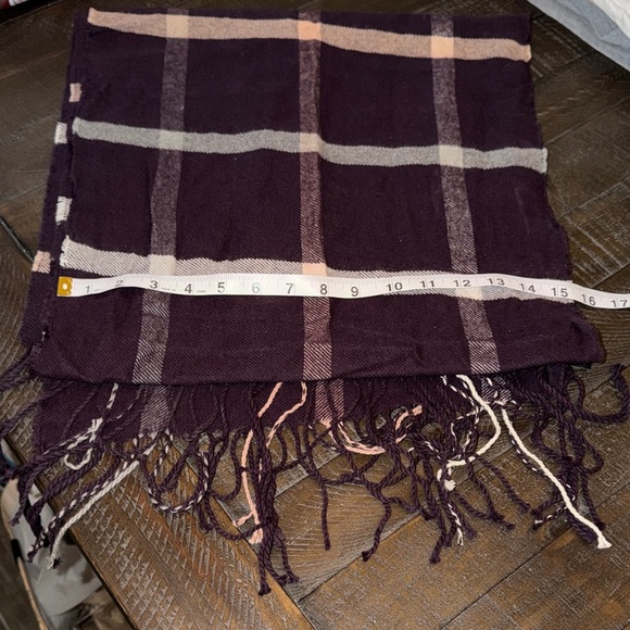 Banana Republic Purple Checkered Scarf - Picture 5 of 5